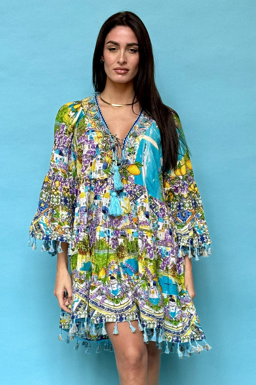 Short dress with V-neck